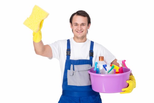 Deep cleaning support for a Belsizepark apartment kitchen and dining area