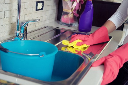 Reception and shared workspace cleaning in a Belsizepark office